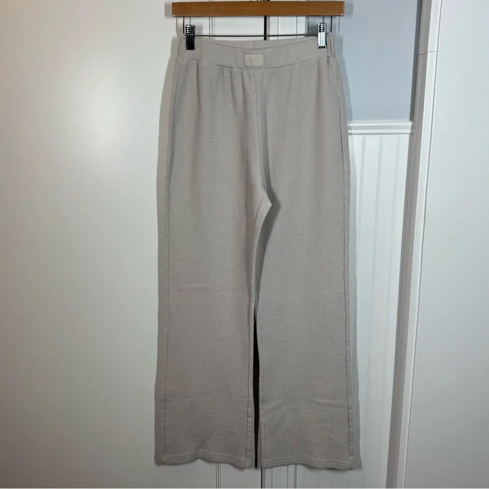 Comfrt Waffle Knit Lounge Pants Size small bone gray loungewear travel comfy